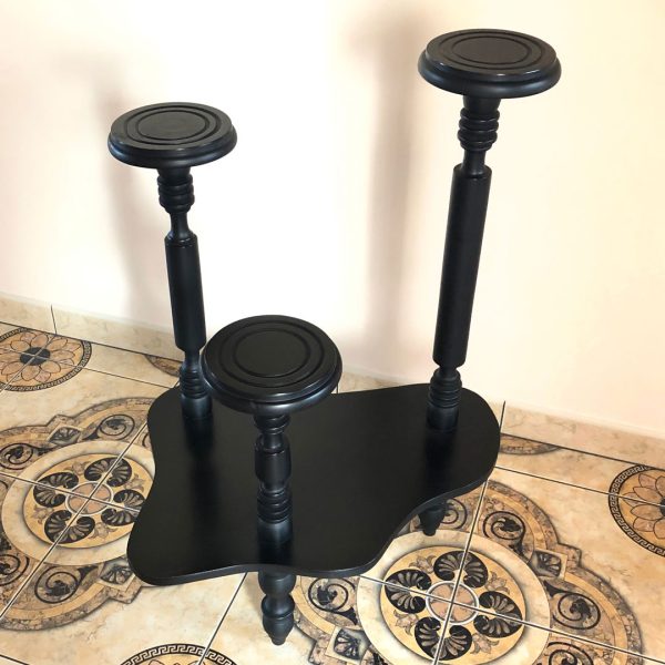 Fotografia produktu: czarny drewniany kwietnik - stojak na kwiaty