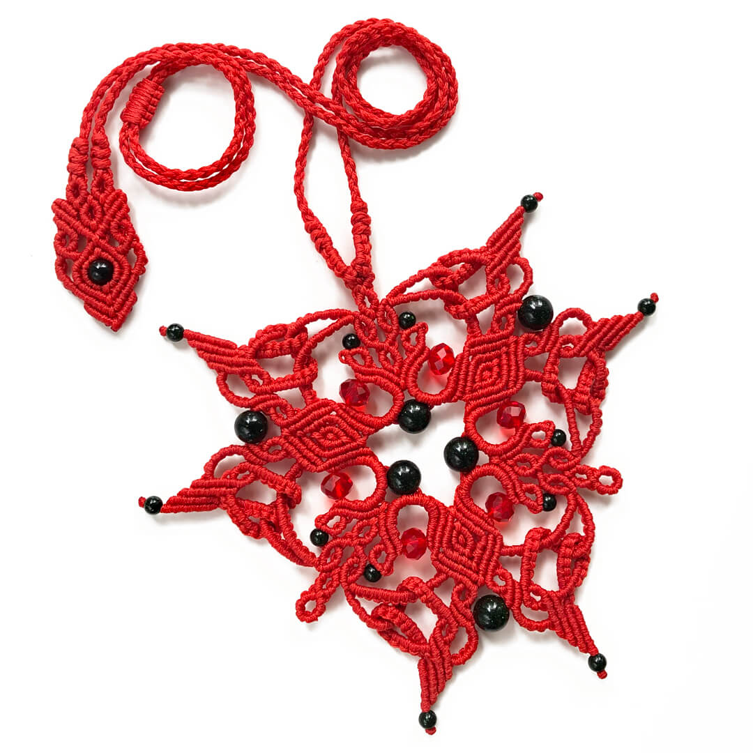 Czerwony olbrzym – fantazyjny czerwony naszyjnik ze szmaragdami Nilu Fotografia produktu: Czerwony olbrzym – fantazyjny czerwony naszyjnik ze szmaragdami Nilu