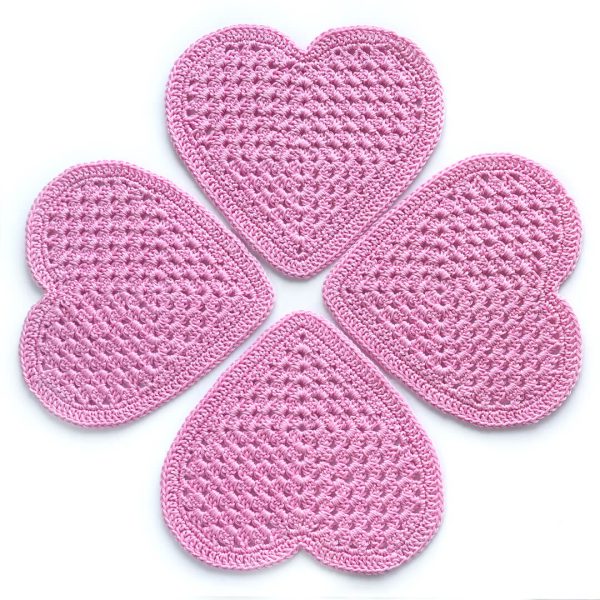 Zestaw podkładek – cztery różowe serduszka Zestaw podkładek – cztery różowe serduszka