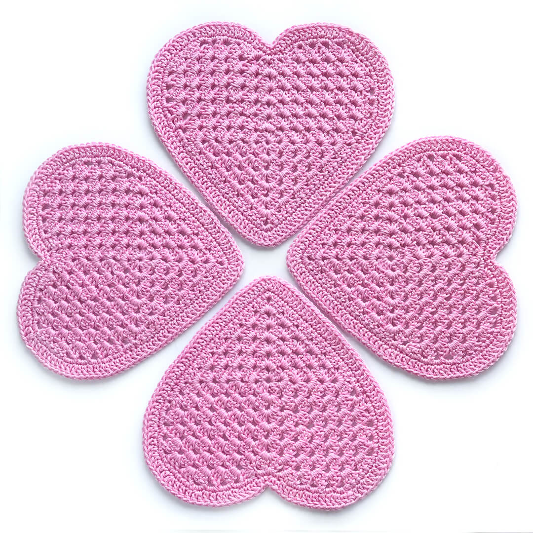 Zestaw podkładek – cztery różowe serduszka