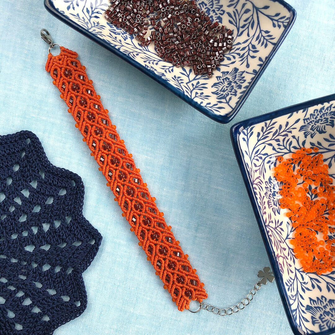 Pszeniczny kłosek – makramowa bransoletka z mnóstwem koralików Toho