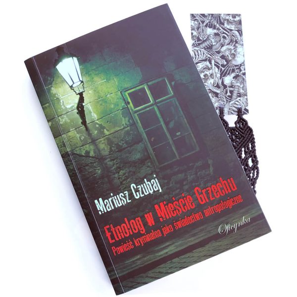 Czarna świeca albo łopat(k)a grabarza czyli zakładka dla miłośniczki horrorów – drugie życie tektury – upcykling